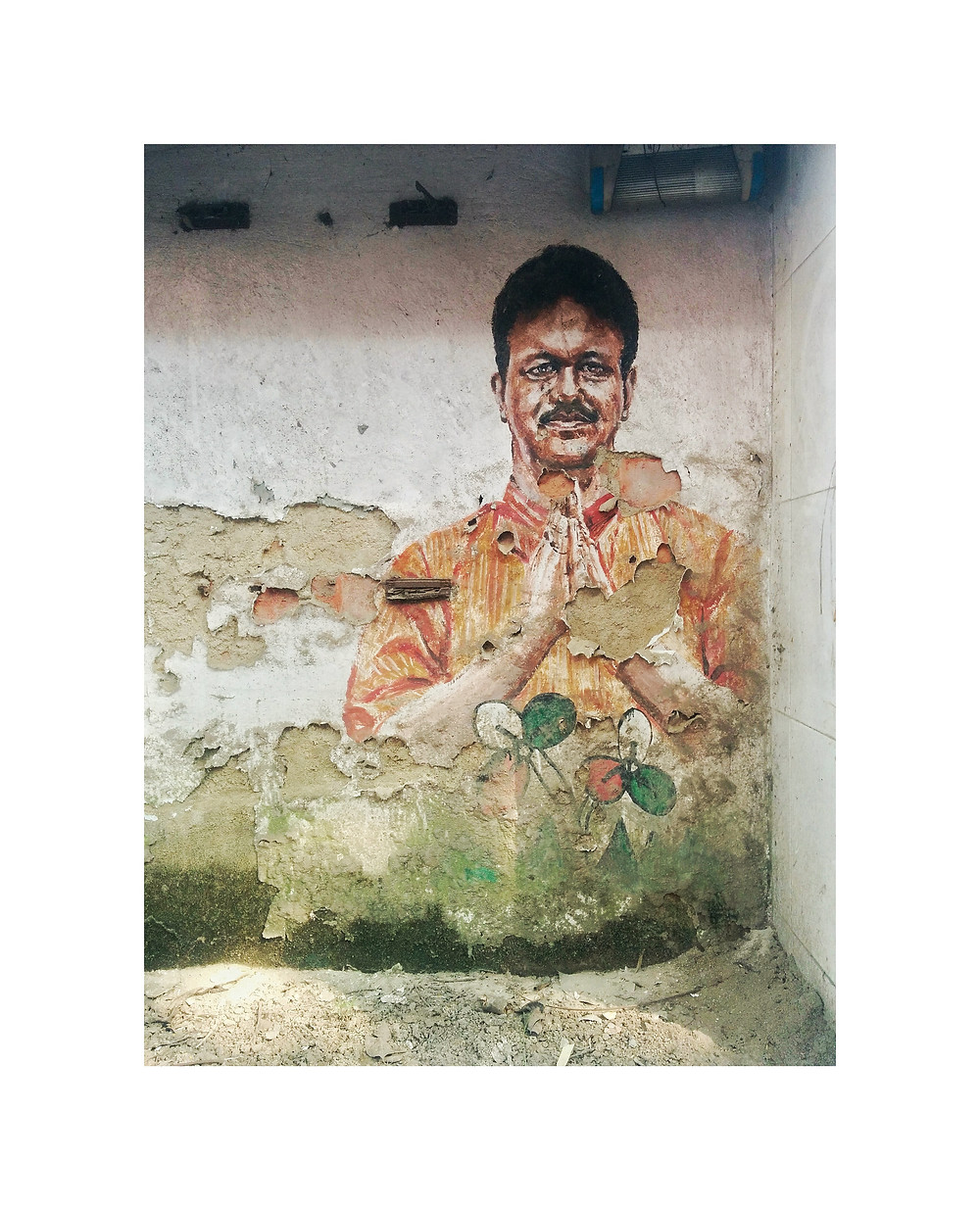 picture of a man folding his hands