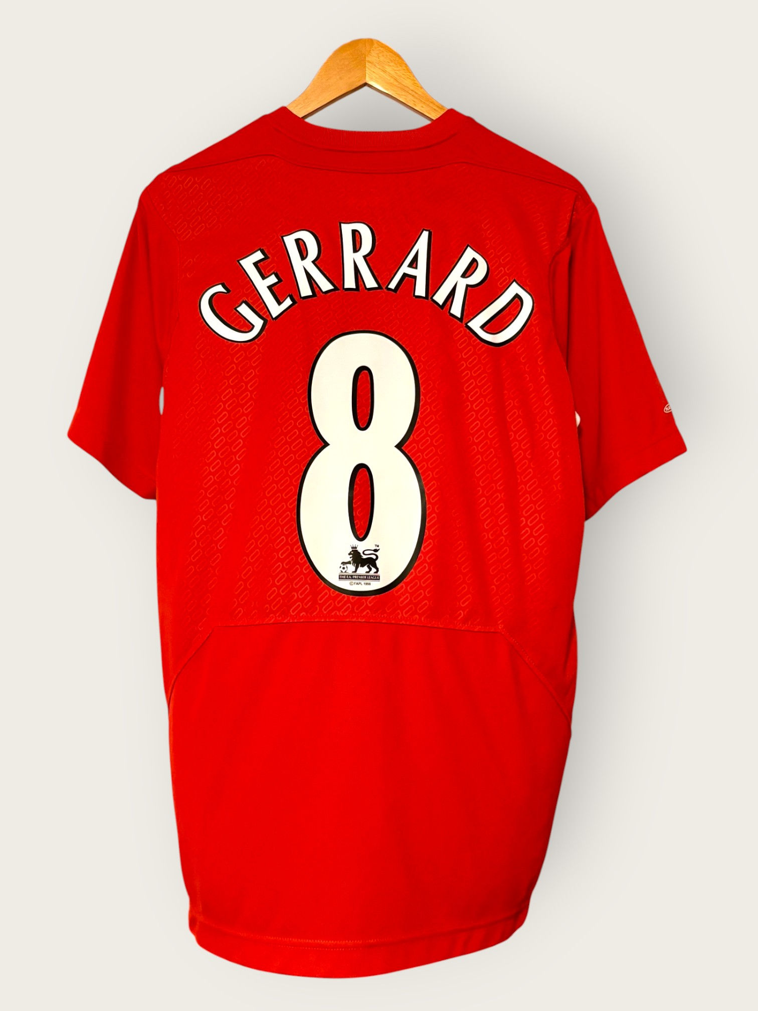 Reebok Liverpool 04/05 Home Jersey - Gerrard #8 - M - USED: Very Good