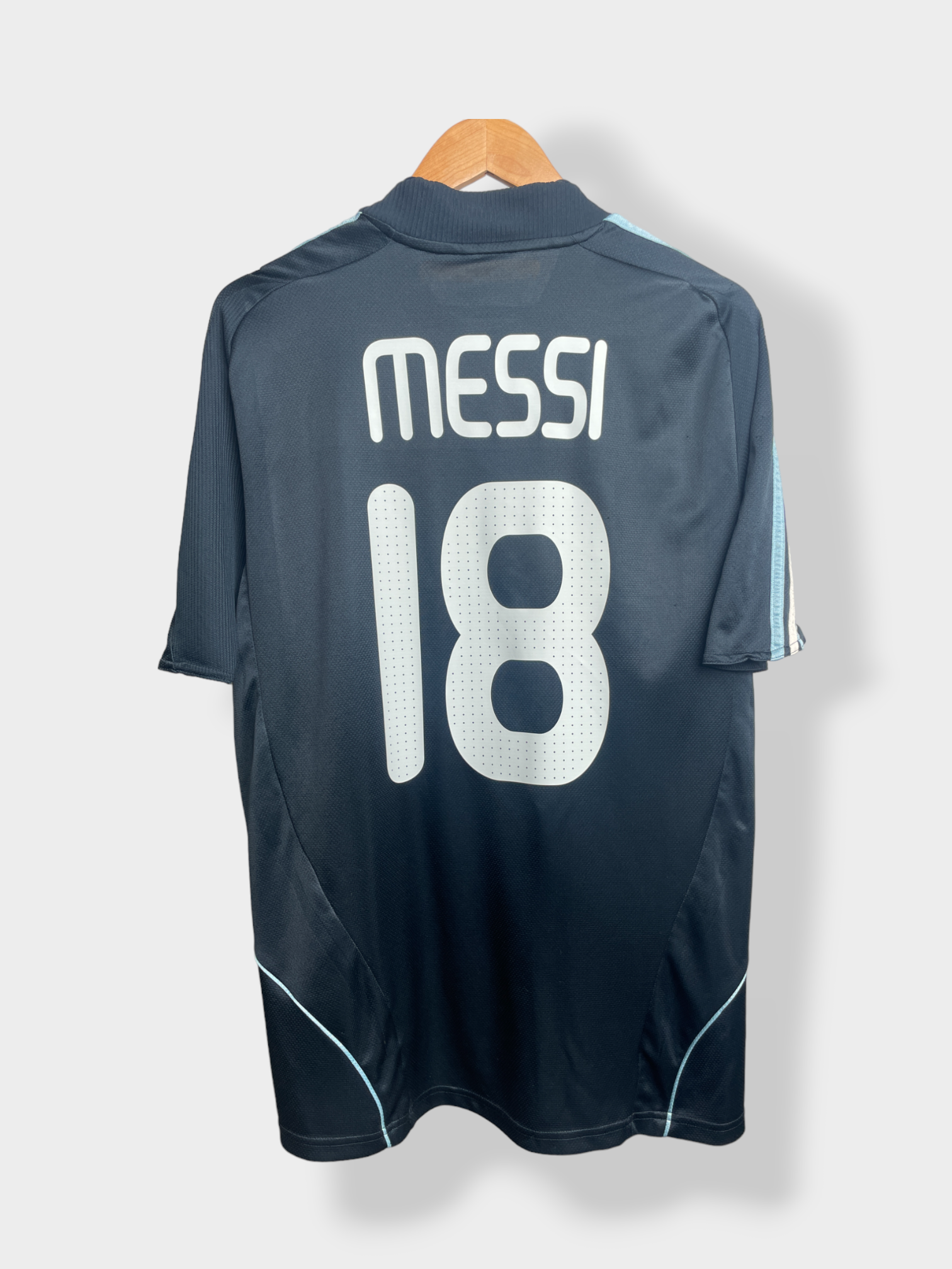 adidas Argentina 08/09 Away Jersey - Messi #18 - L - USED: Good