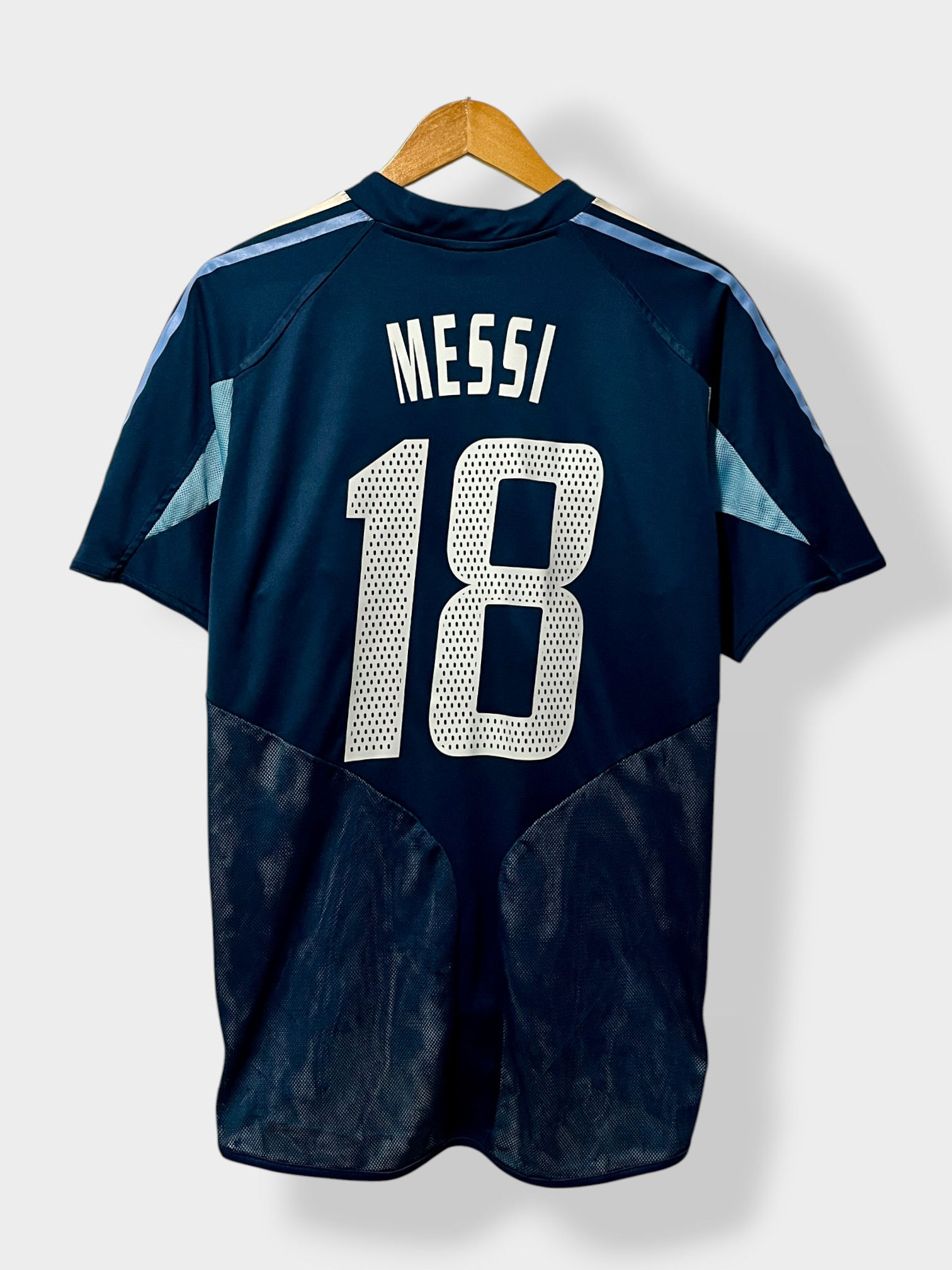 adidas Argentina 2004 Away Jersey - Messi #18 - M - USED: Very Good