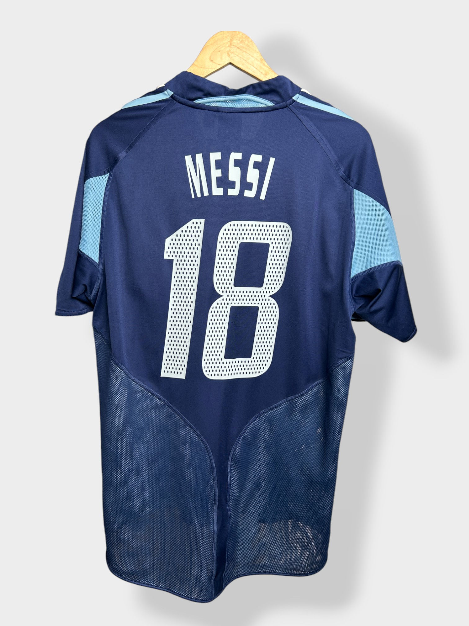 adidas Argentina 2004 Away Jersey - Messi #18 - M - USED: Very Good