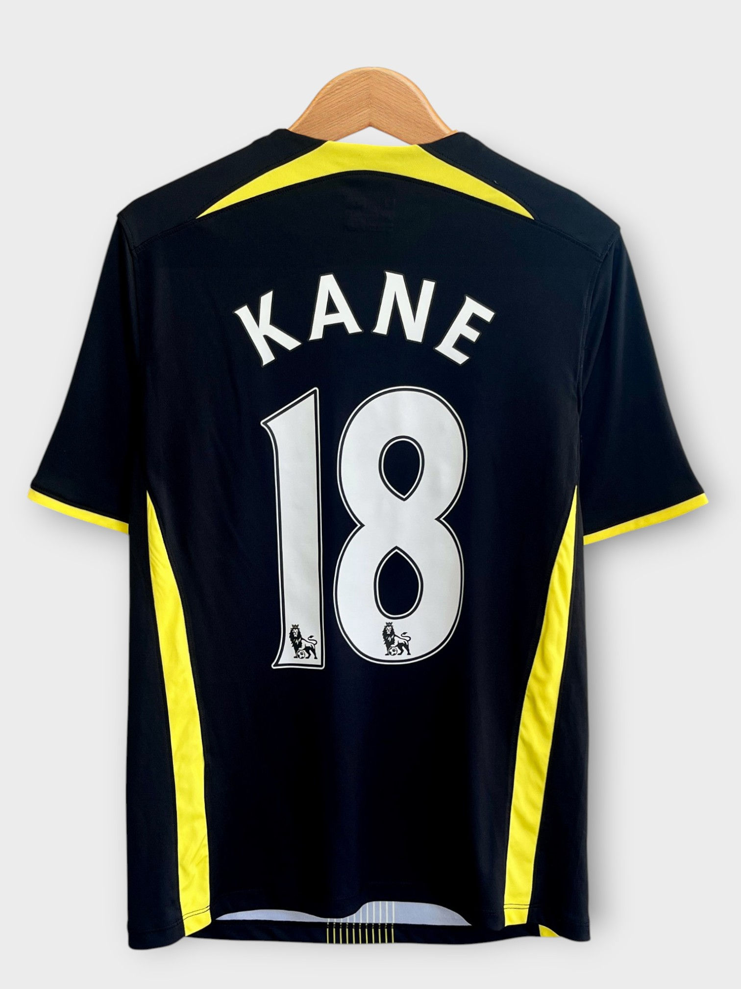 Under Armour Tottenham 14/15 Away Jersey - Kane #18 - M - USED: Excellent
