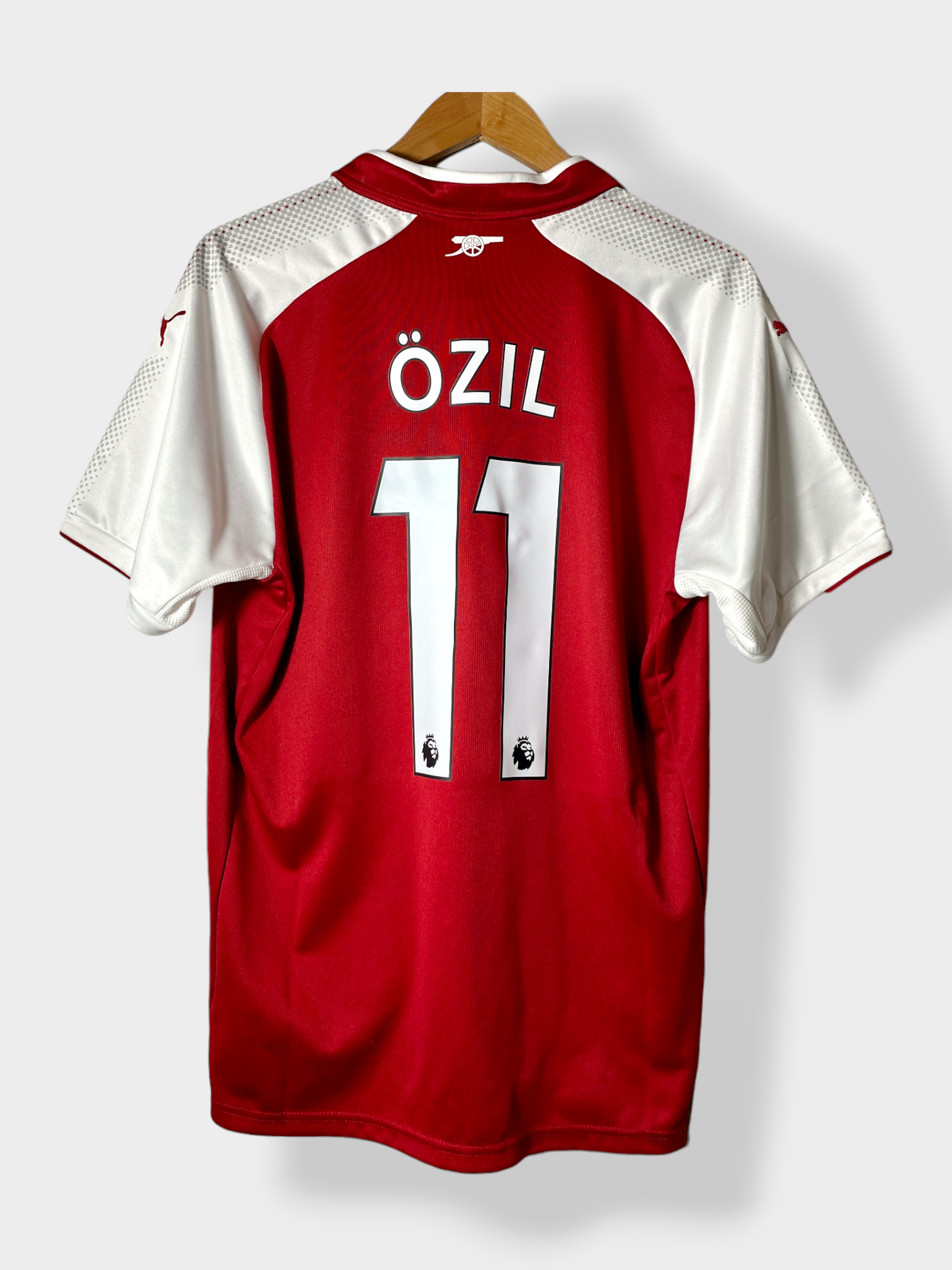 Puma Arsenal 17/18 Home Jersey - Özil #11 - L - USED: Excellent 