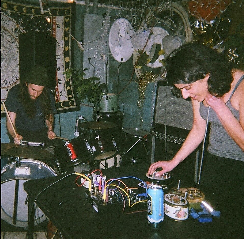 Sea Moss + Mom Mold + Nonbinary Girlfriend | @ Swan Dive