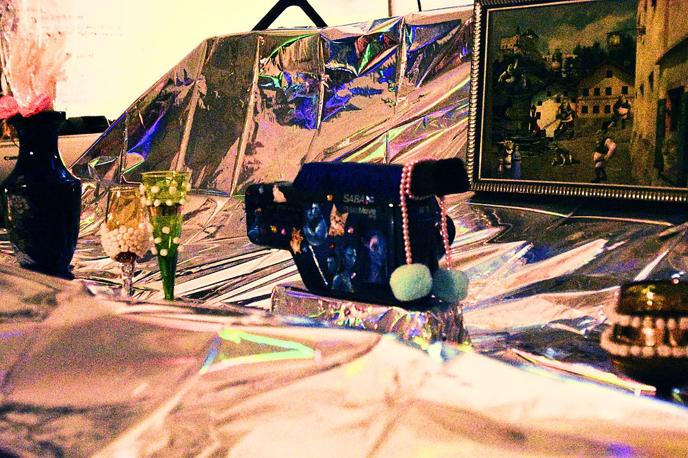 Elementos de la instalación a cargo de Leonor Díaz.