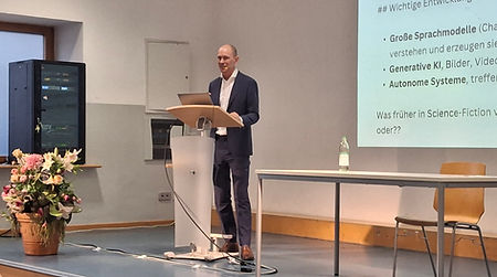 2026-06-06_Literarische_Gesellschaft_Gräfelfing_KI_Jannis_Bruehl (11).jpg