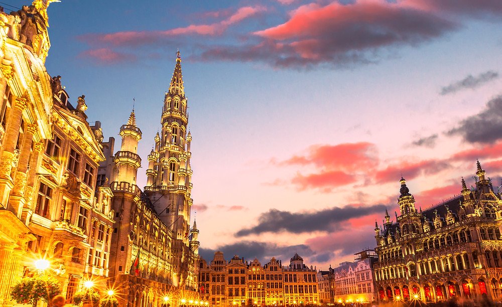 Bruxelles brussels grand place at night gold