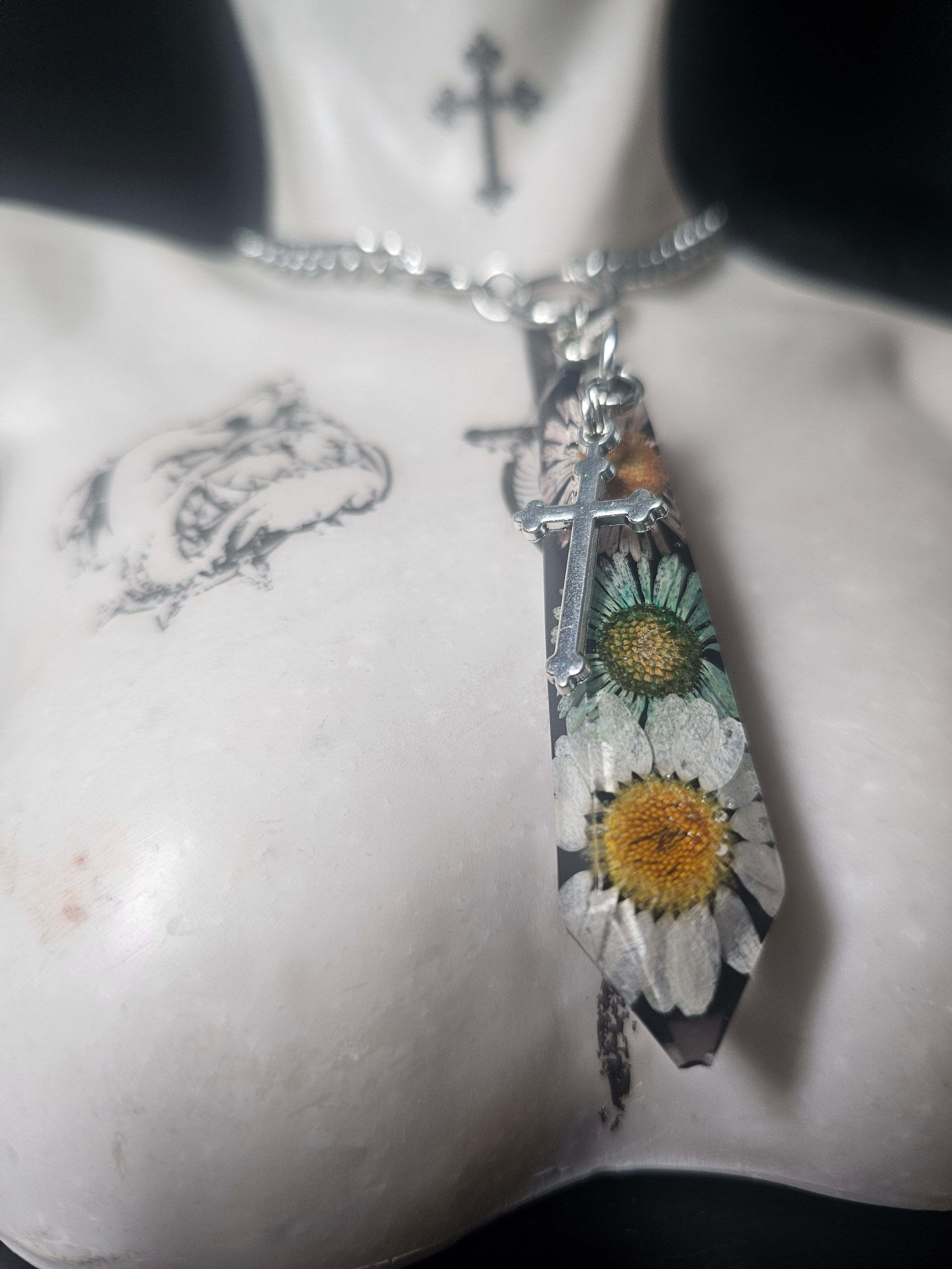 Daisy Resin Crystal Stainless Steel Necklace