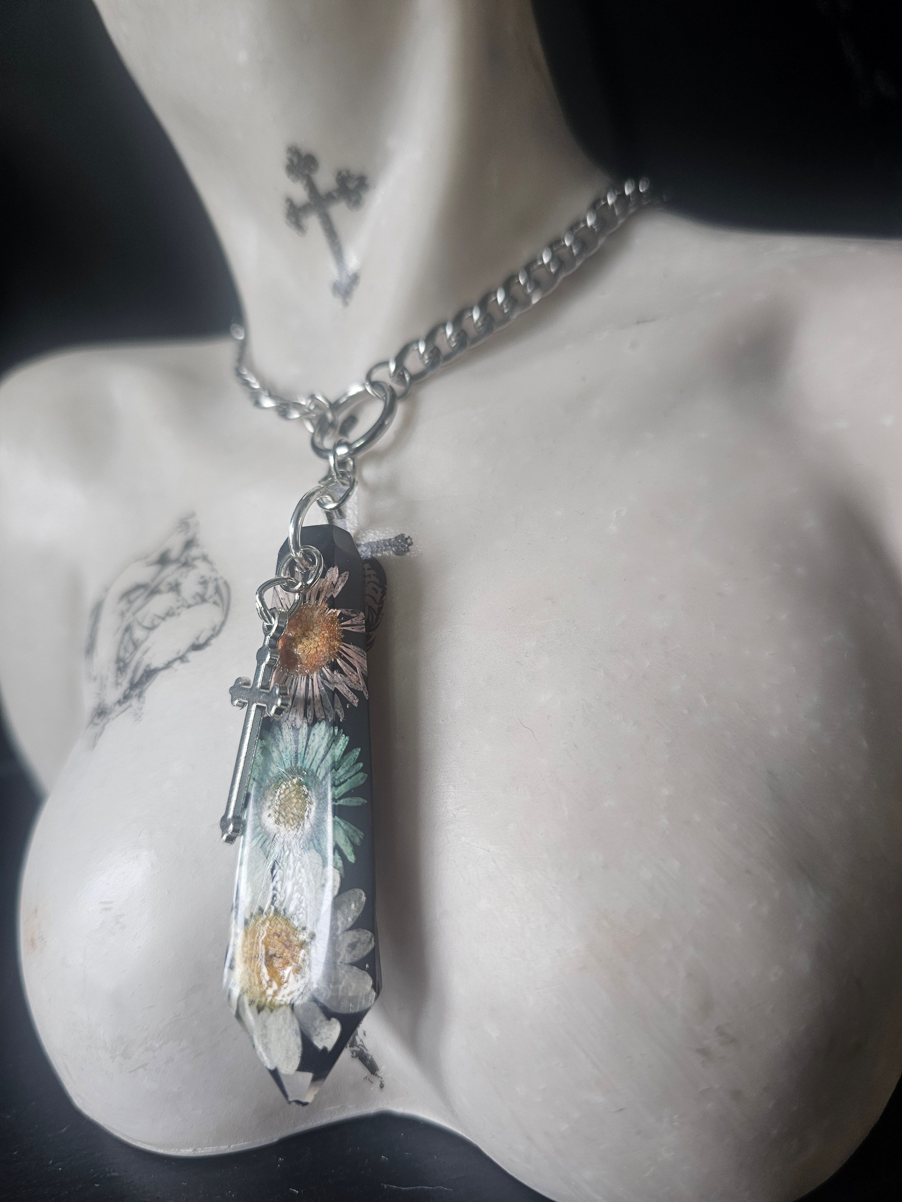 Daisy Resin Crystal Stainless Steel Necklace