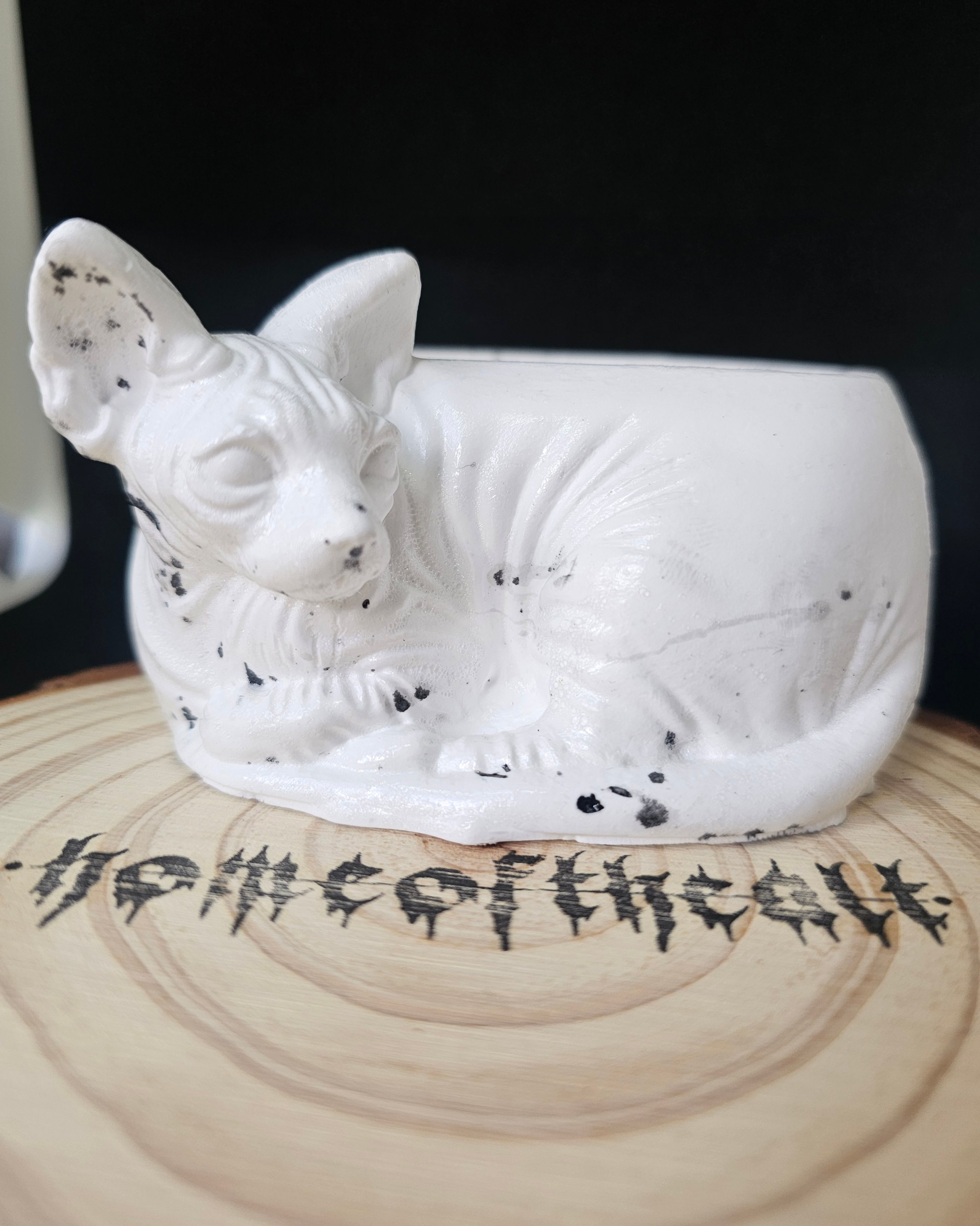 Speckled Sphynx Clay Pot