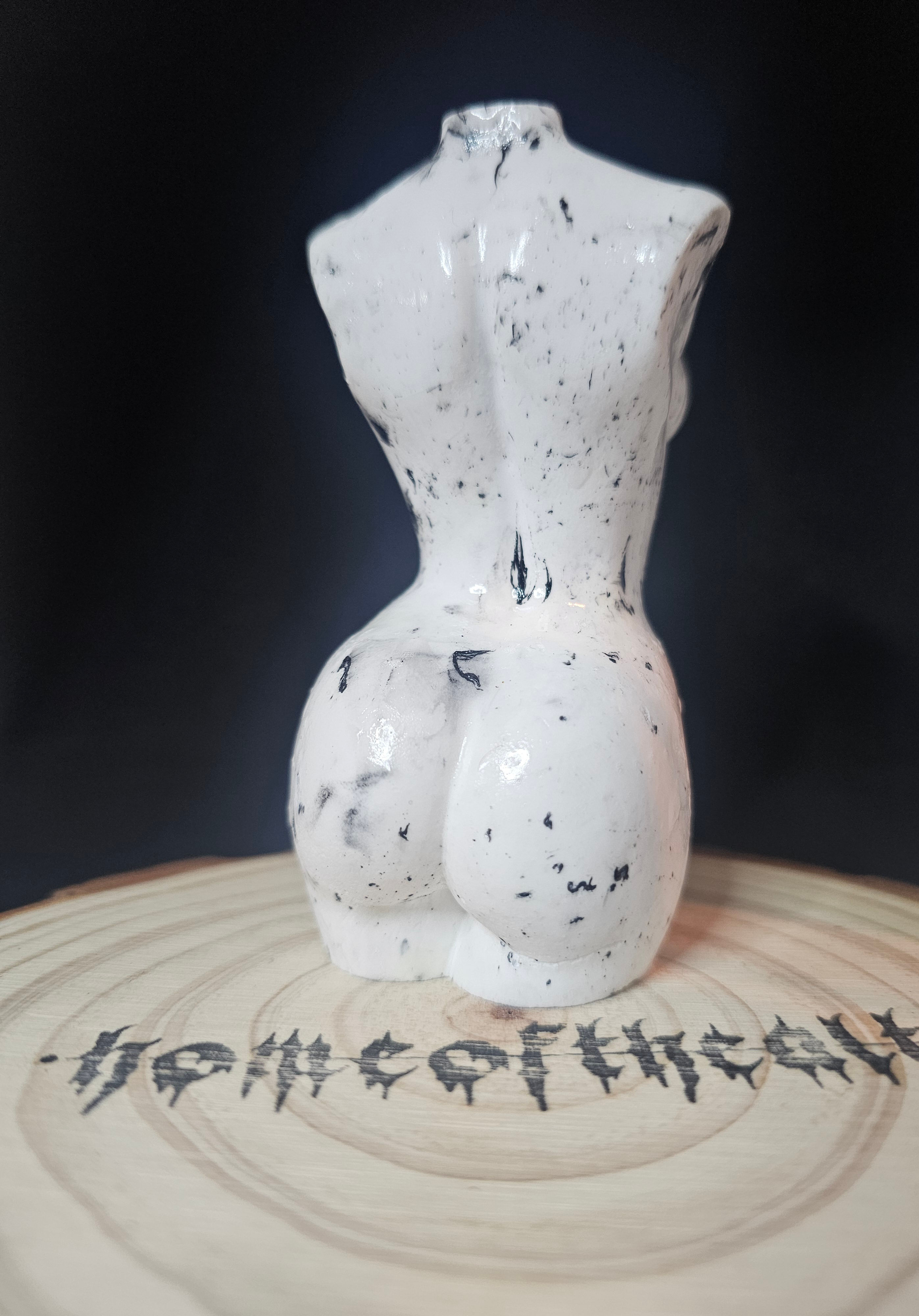 Lightly speckled monochrome goddess