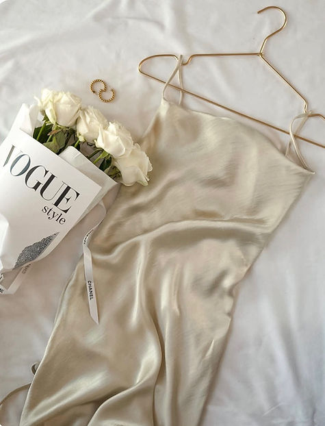 Silla moderna de alambre naranja