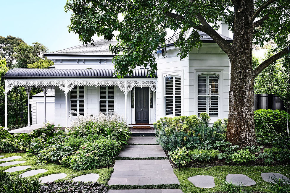 elegant one-colour flowering garden