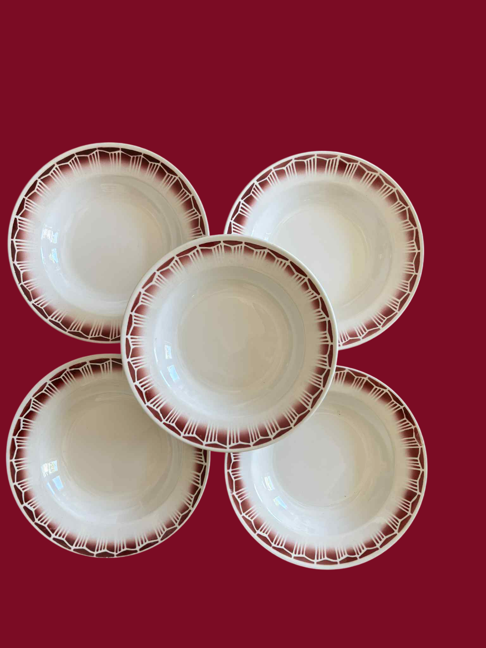 Service 5 assiettes creuses Céranord Saint Amand décor frise graphique bordeaux vue 1