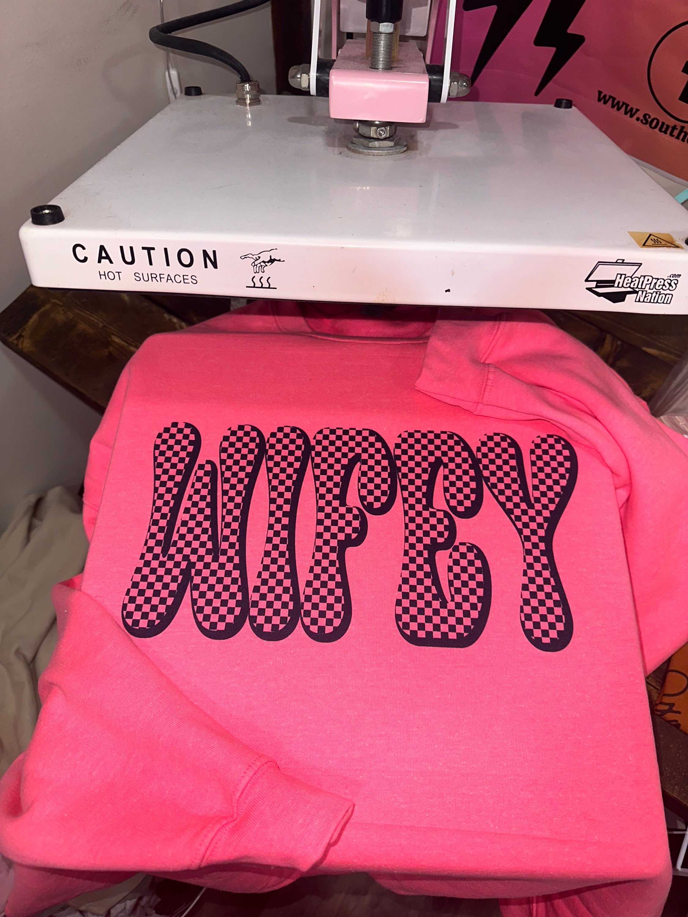 Neon wifey 