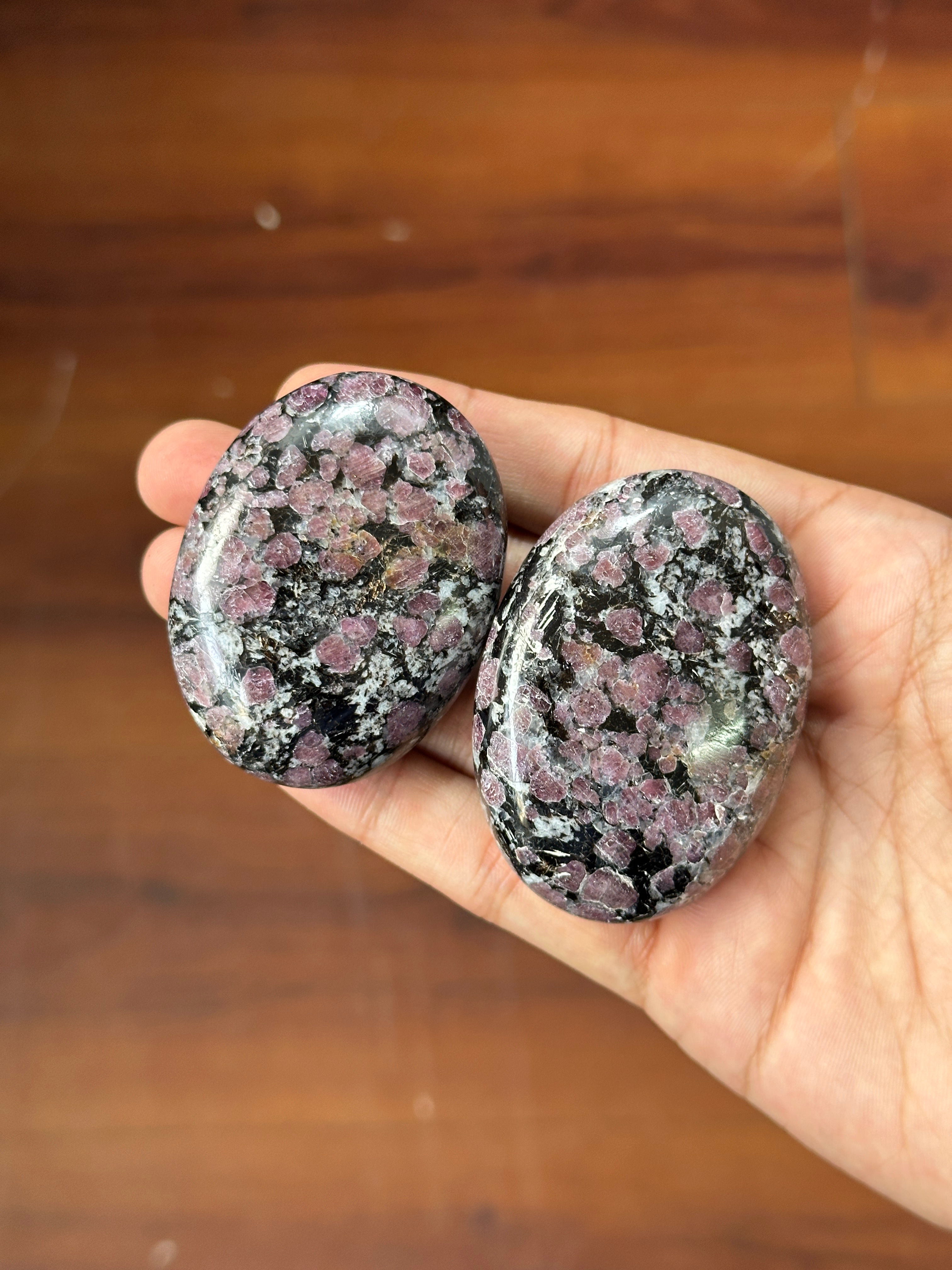 Spinel Palmstones