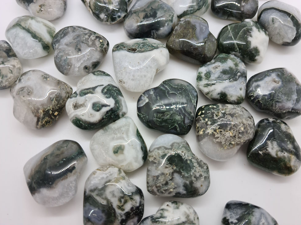 サムネイル： Moss Agate Hearts (Small Sized 20-25 mm)