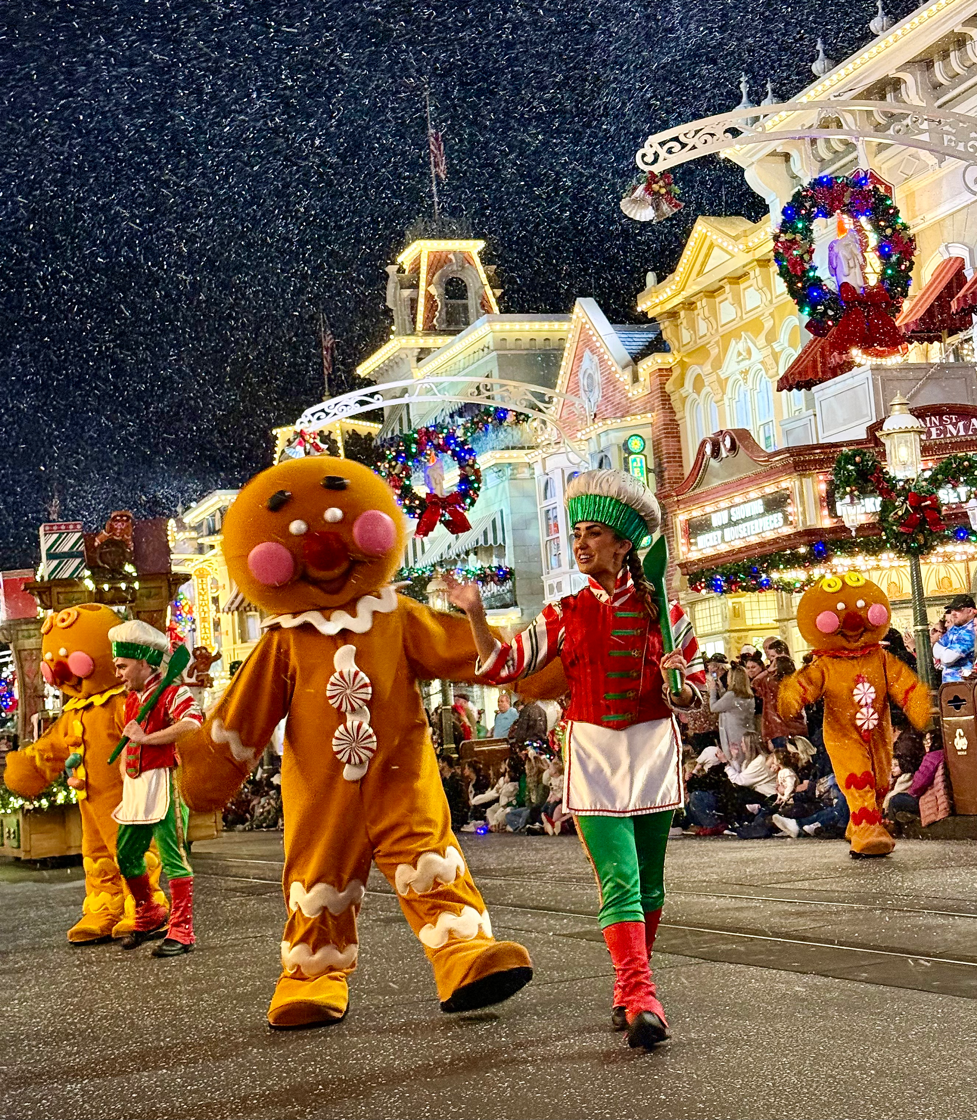 Gingerbread people - Mickey's Once Upon a Christmas Time Parade | MVMCP 2025