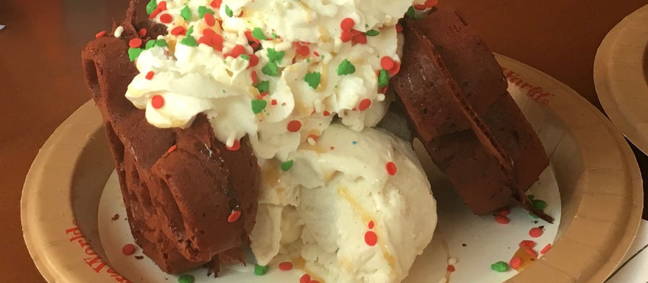 Ultimate Guide to Dining at Magic Kingdom: Best Restaurants, Snacks & Character Meals