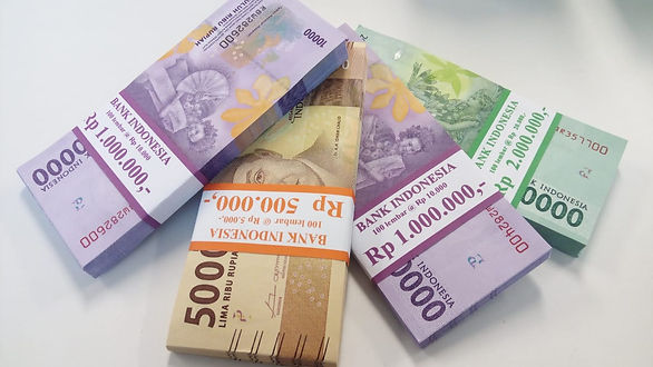 PT Equityworld Futures : Dolar AS Tertekan, Rupiah Menguat 50 Poin ke Rp14.215/USD
