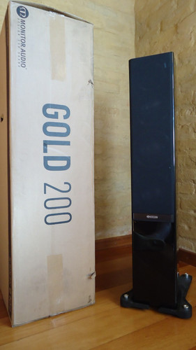 使用少 Monitor Audio Gold 200 使用少 Monitor Audio Gold 200 GOLD 200 SPEAKERS FROM MONITOR AUDIO