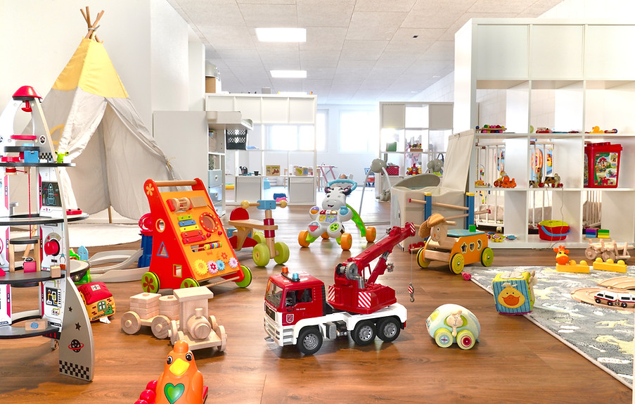 Kita Flöckli in der Region Nidwalden, Obwalden und Luzern. Wir bieten In Oberdorf, eine liebvolle, professionelle Kita für Ihre Kinder ab 4 Monaten bis Kindergartenalter. Freie Kita Plätze. Freie Betreuungs Plätze. Flexible und fixe Tage. Offen Mo-Fr 6.00 - 18.30 Uhr Uhr. Geschwisterrabatt, Monatspauschale, Parkplätze, Aussenbereich, Innenbereich 250m2. Täglicher Spaziergang. Monatsaktivitäten, Wochenaktivitäten, Tagesaktivitäten. Kochen mit Regionalen Produkten und vieles mehr.i_