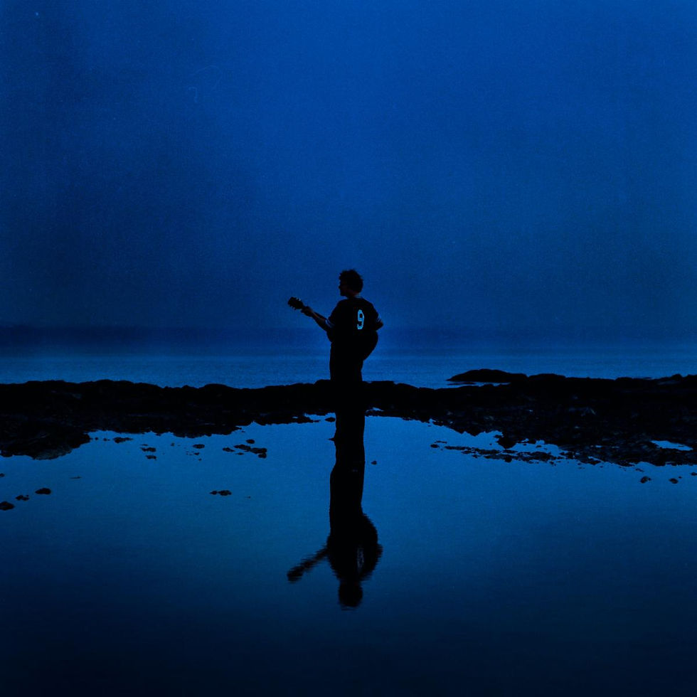 Simon Kearney dévoile l’album L’Île (deluxe) !