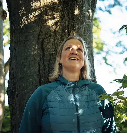 Michaela in der Natur.webp
