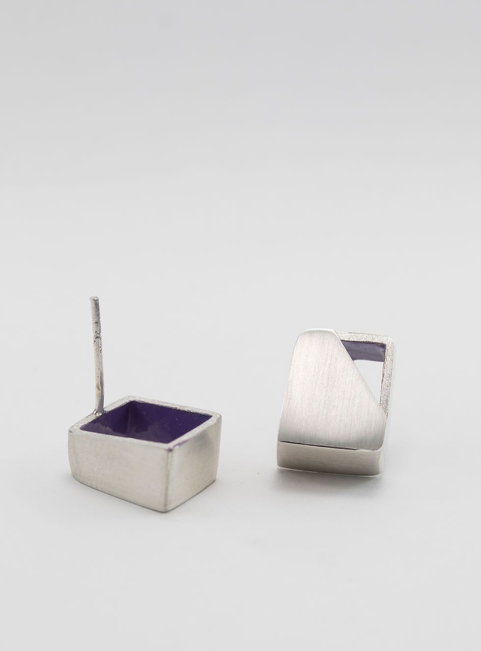 Thumbnail: Small cube studs