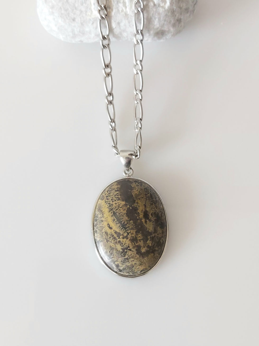 שרשרת חומה - שרשרת אבן חן