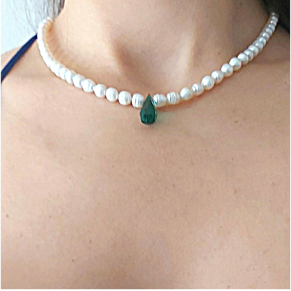 שרשרת קריסטל ירוק עם פנינים , מחרוזת פנינים , שרשרת פנינים עם ירוק