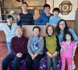 鄧長老夫婦邀請巨凡家人聚餐