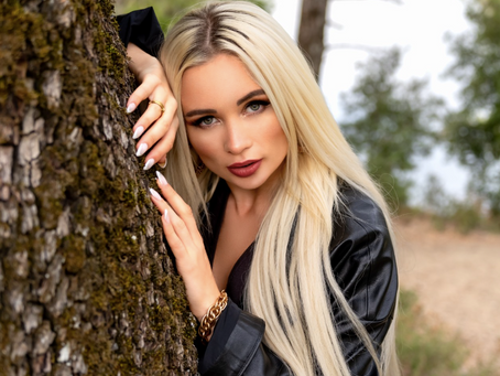 Ukrainian singer ANGELA presented a new song "Behind the mists"