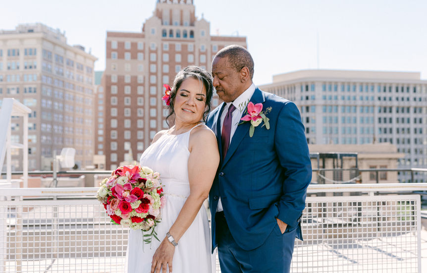 Wedding photography at Stanton House where the bride gets ready. Wedding photography at Ardovinos Desert Crossing. Photo by Jess el paso photographer