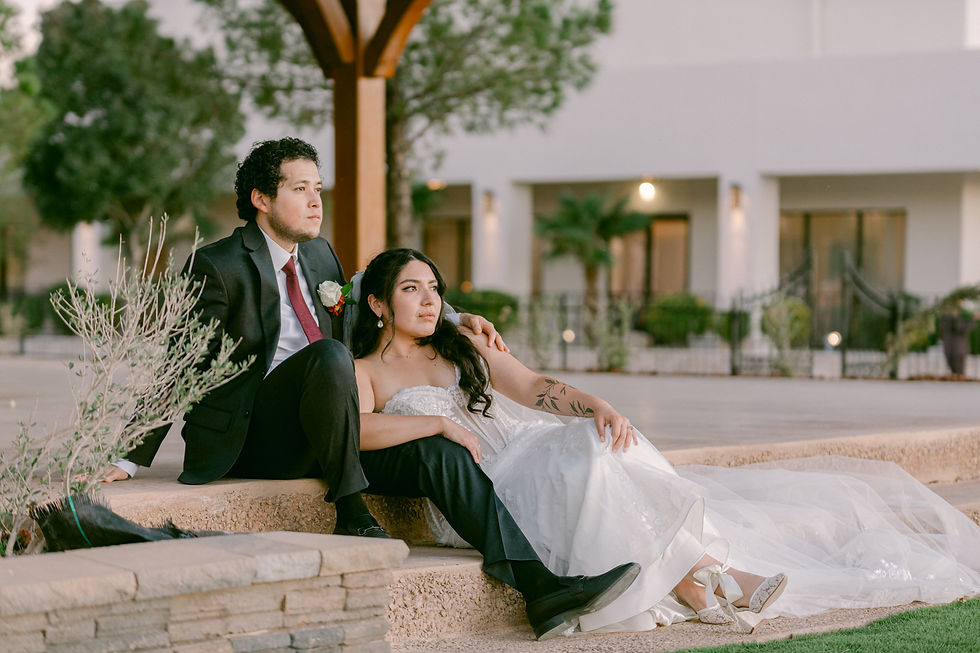El Paso wedding photography at Grace Gardens Event Center. Photo by Jess El Paso Texas photographer