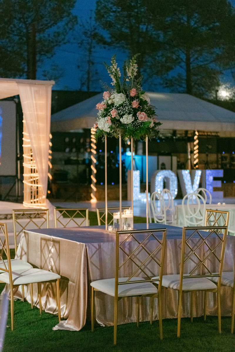 El Paso wedding photography at Jardines Arco Iris. Photo by Jess photographer in El Paso, Texas