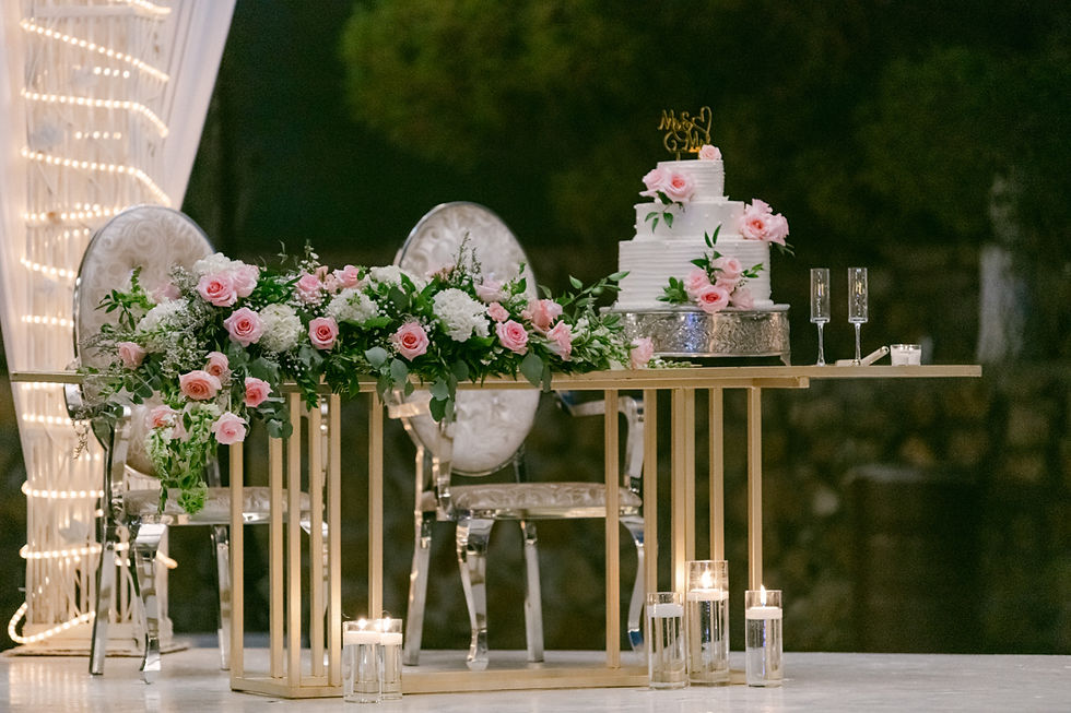 El Paso wedding photography at Jardines Arco Iris. Photo by Jess photographer in El Paso, Texas