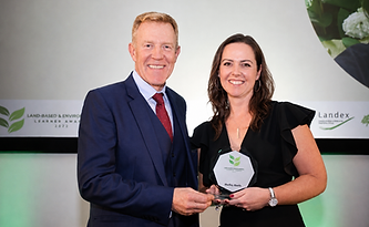 Adam Henson presenting Shelley Keefe with her trophy at the LBEL Awards