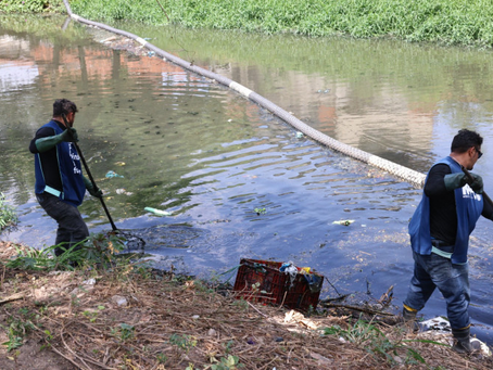 Ecobarreiras são instaladas no rio Maranguapinho em Fortaleza