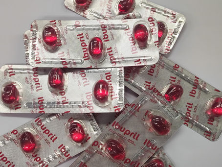 Pesquisa revela que se automedicar com ibuprofeno pode prejudicar os órgãos do corpo