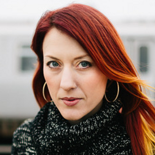 Vanessa Leuck bio headshot.png