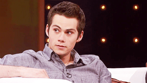  დილან ობრაიანი (Dylan O'Brien) 21 წლის ამერიკელი მსახიობია, რომელმაც პოპულარობა ბოლო რამდენიმე წლის განმავლობაში მოიპოვა. ის დაიბადა 1991 წლის 26 აგვისტოს ნიუ-იორკში. გაიზარდა ნიუ ჯერსიში, 12 წლის ასაკში ოჯახთან ერთად საცხოვრებლად კალიფორნიაში გადავიდა. 2