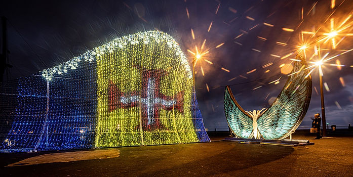 Weihnachsbeluc h amHafenvonFunchal, dr Hapstad Madeiras.