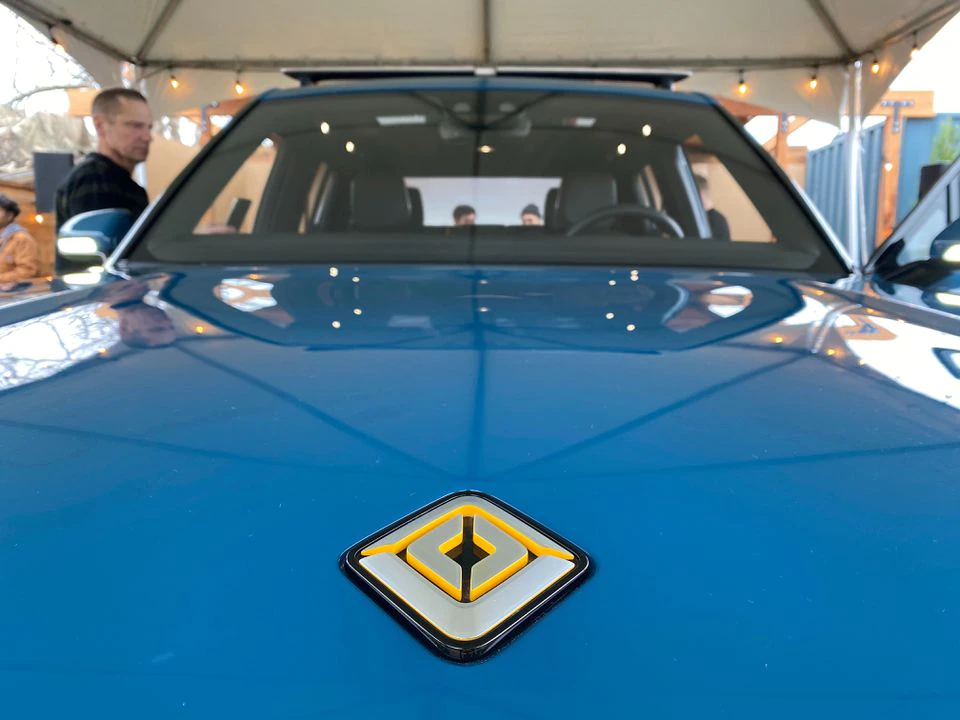 Amazon destekli EV üreticisi Rivian, halka arz sürecinde yaklaşık 1 milyar dolarlık zarar etti
