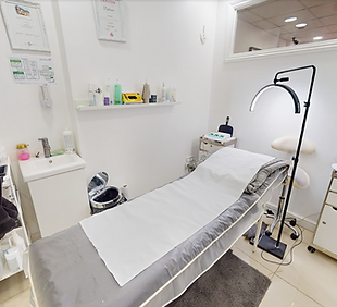 waxing bed in beauty salon