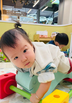 王甄鴻 沐光嬰幼兒潛能工坊 Core潛能發展教育課程 Core課程 兒童潛能開發 精準客製化學習 兒童職能治療師 竹北親子課程 竹北兒童課程 新竹兒童課程 兒童課程 育兒諮詢 嬰兒按摩 嬰兒 新手父母 育兒諮詢 親子關係 親子教養 育兒經驗 親子共學 Luna老師 新竹課程 新竹親子課程 竹北兒童課程