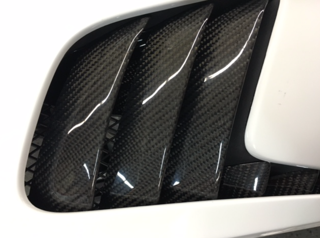 PORSCHE 991 GT3RS CARBON FIBER LOUVERED FENDER GRILLS (991)