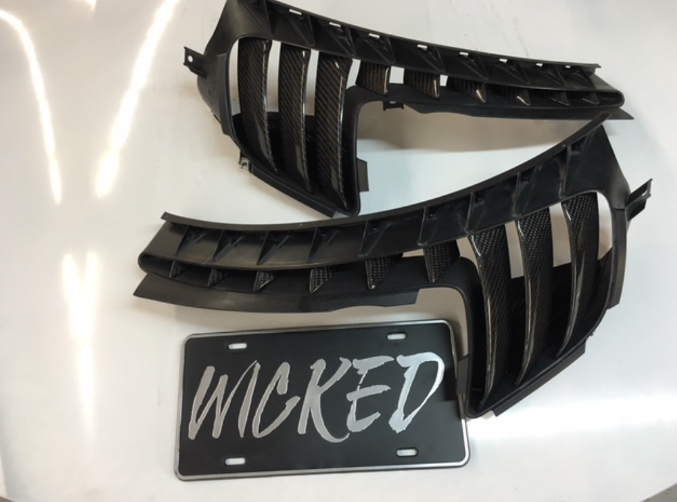 Thumbnail: PORSCHE 991 GT3RS CARBON FIBER LOUVERED FENDER GRILLS