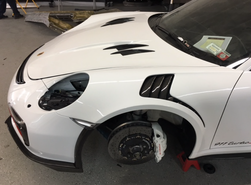 Thumbnail: PORSCHE 991 GT3RS CARBON FIBER LOUVERED FENDER GRILLS (991)