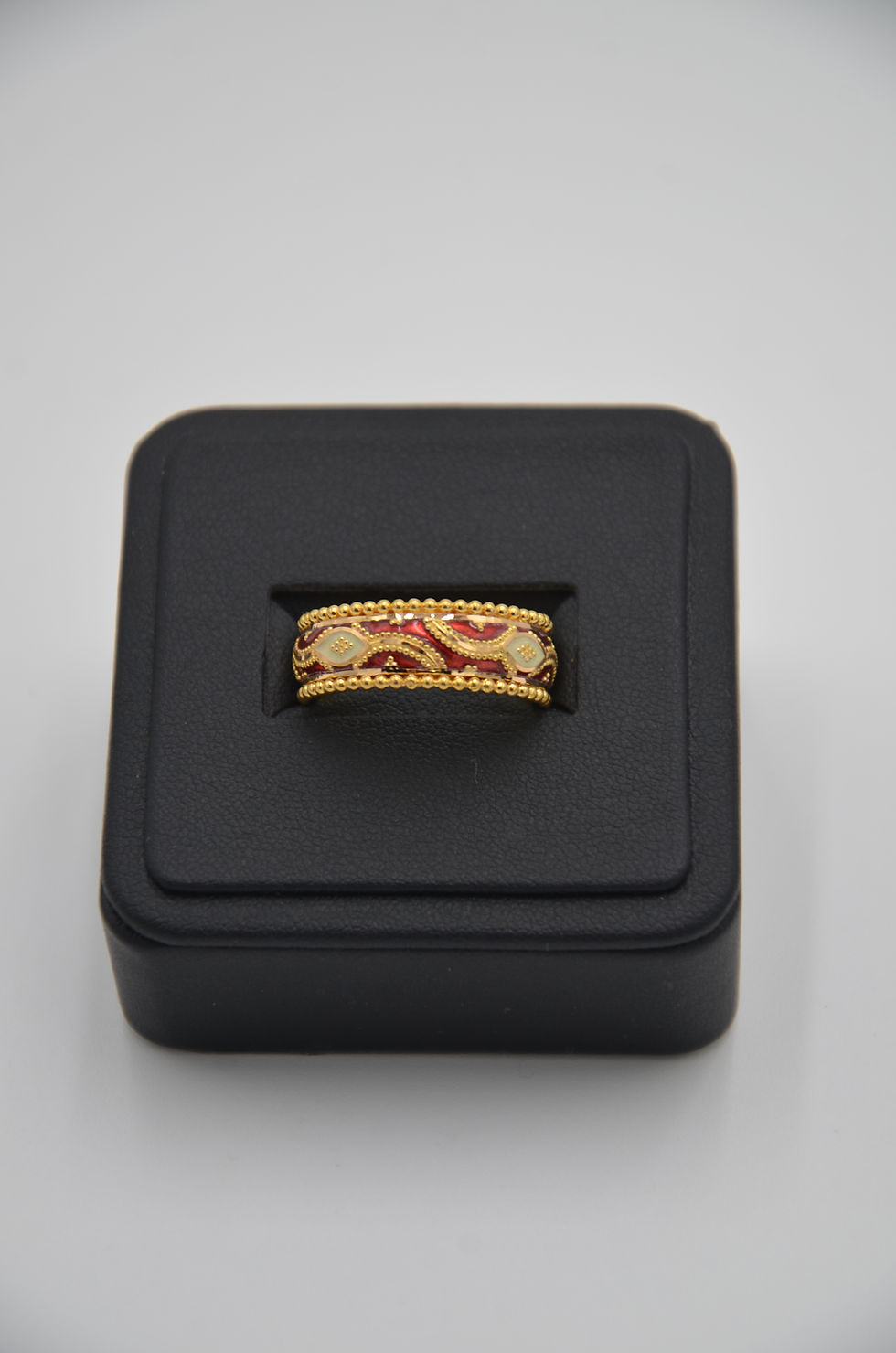 Thumbnail: Red Meenakari Band